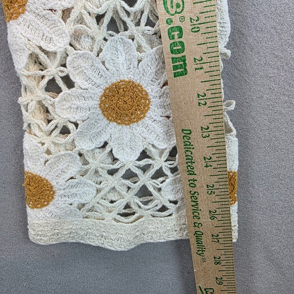 Moon & Madison Crochet Daisy Crop Cardigan Sweater Bohemian Long Sleeve Md - Picture 6 of 11